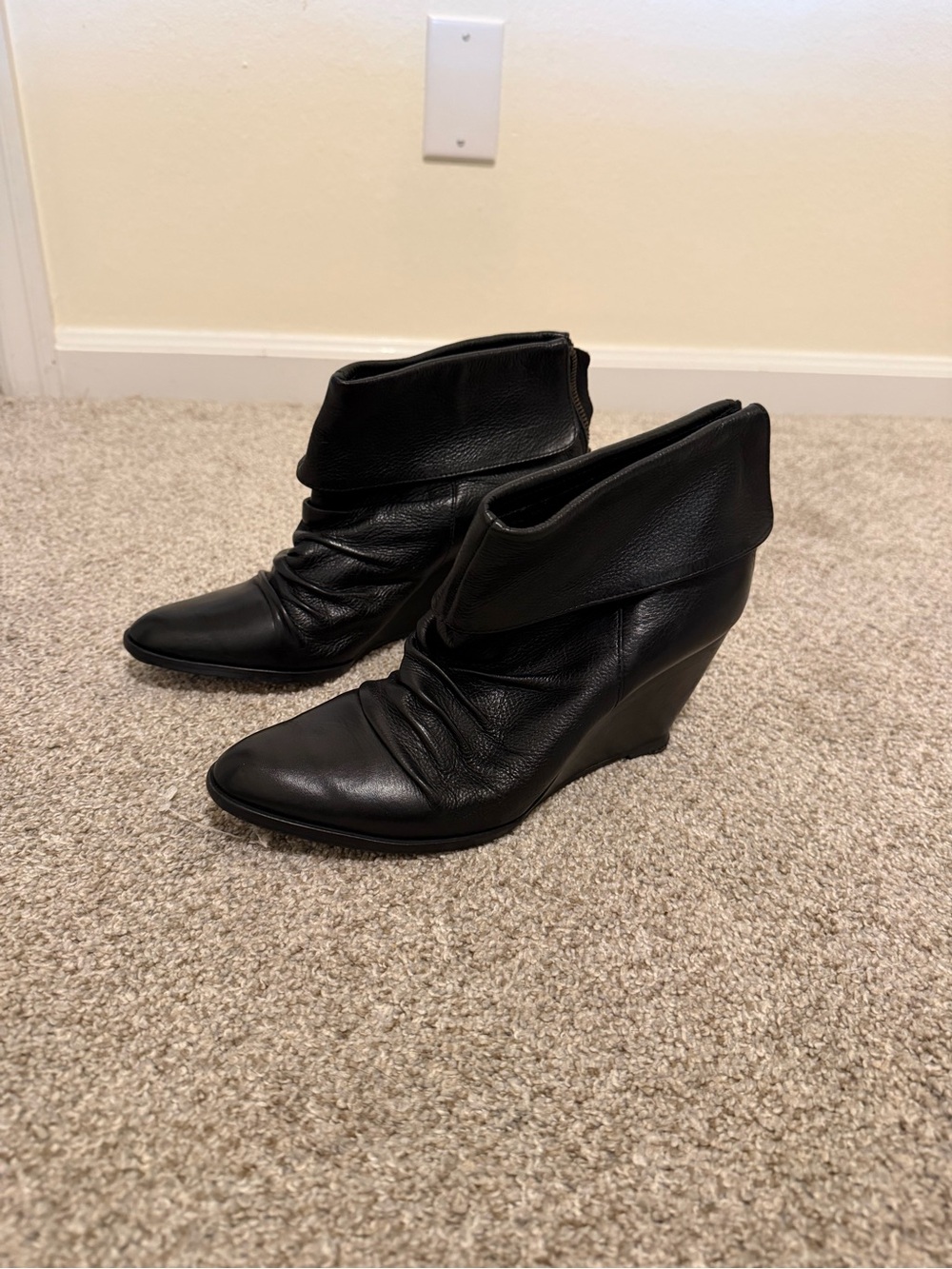 SAN MARINA Black Fold-Over Wedge Ankle Boots GREAT CONDITION